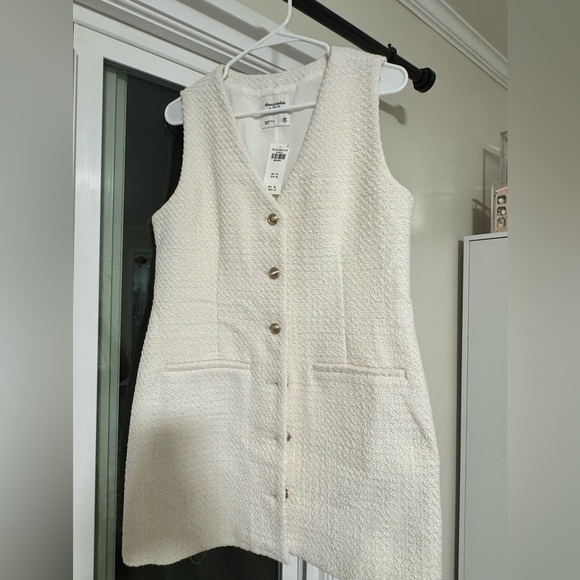 Abercrombie & Fitch Dresses & Skirts - Abercrombie & Fitch Ivory Textured Button-Front Mini Dress